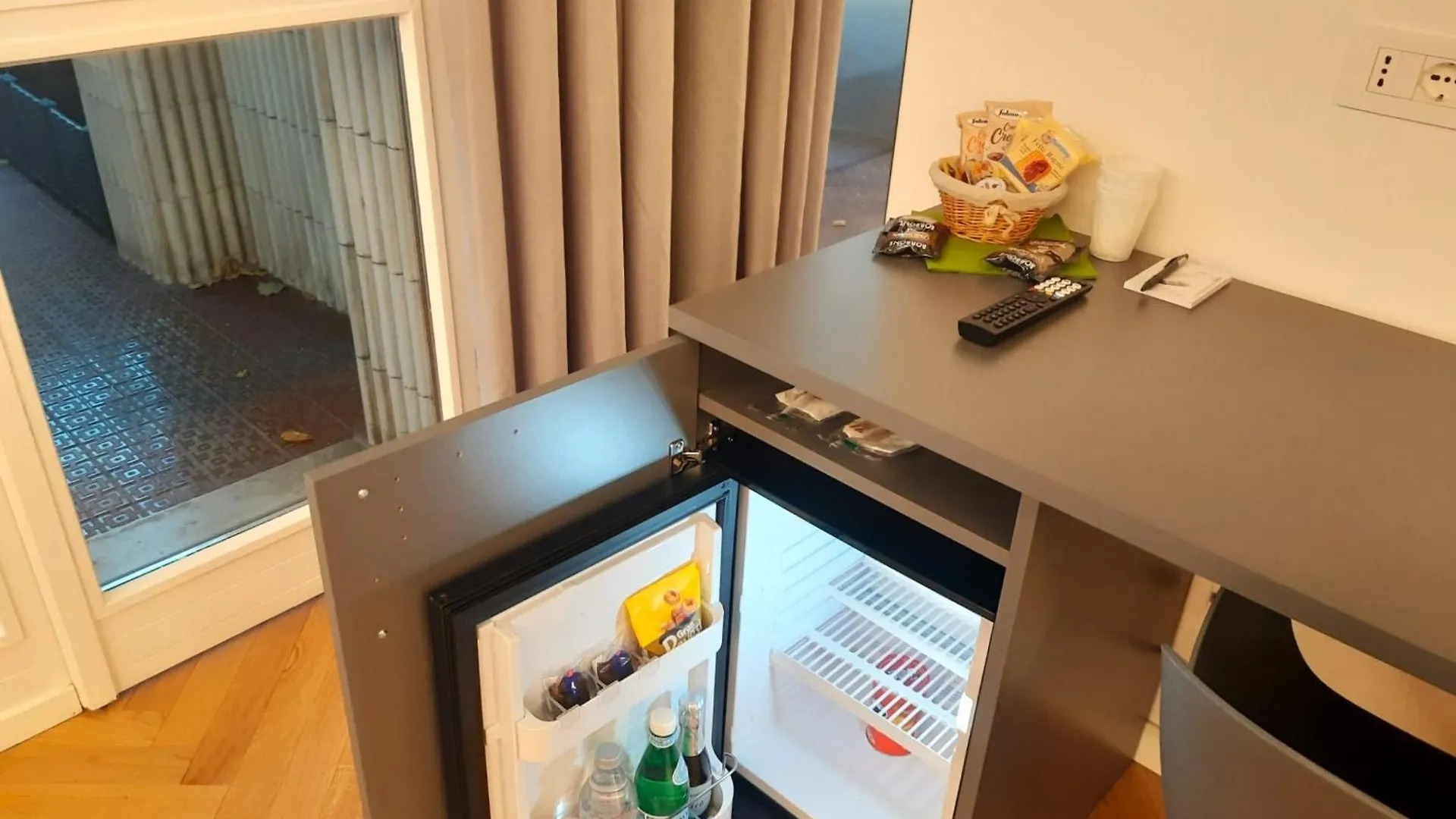 Mako Suites - Centro E Stazione Monza Alloggio in famiglia